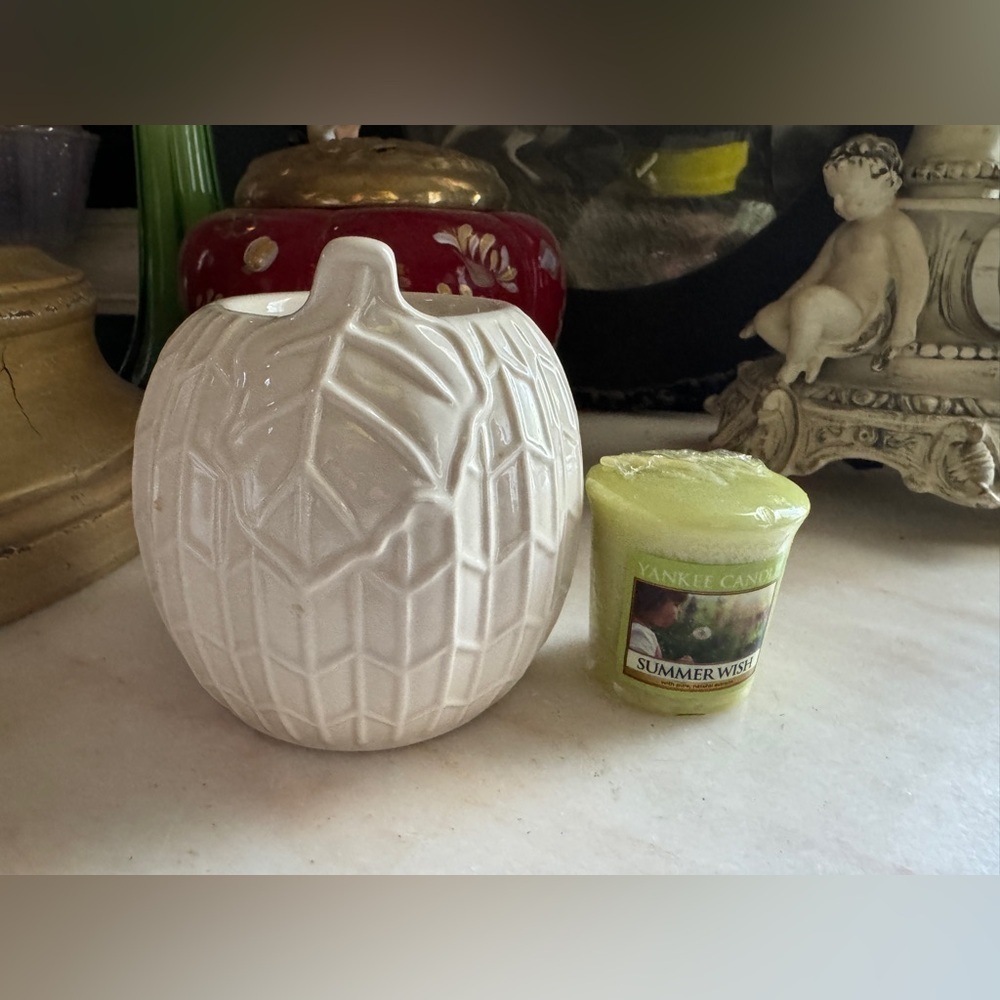 Yankee Candle Chevron Pumpkin Votive Holder (2017) w/Summer Wish Votive (2014)